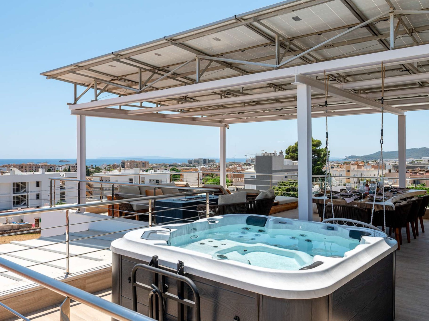 Rooftop Jacuzzi with sea views